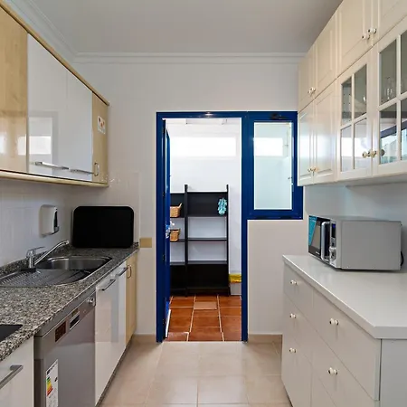 Villa 3br Views - Private Heated Pool - Parking